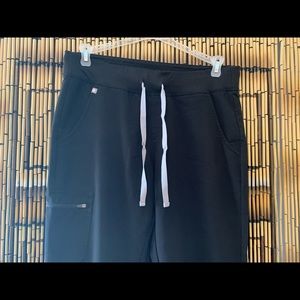 FIGS Jogger scrub pants black Medium Tall